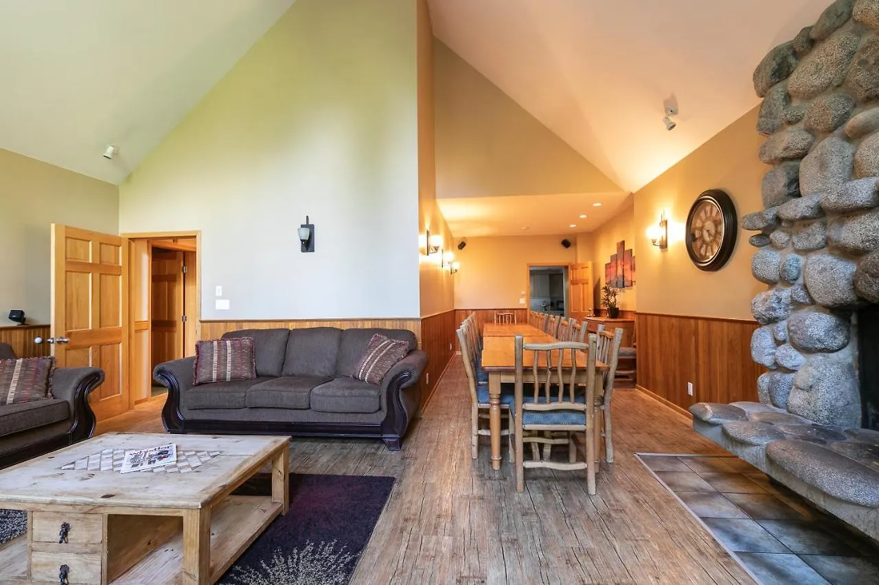 Lorimer Ridge Lodge Whistler 0*,  Canada